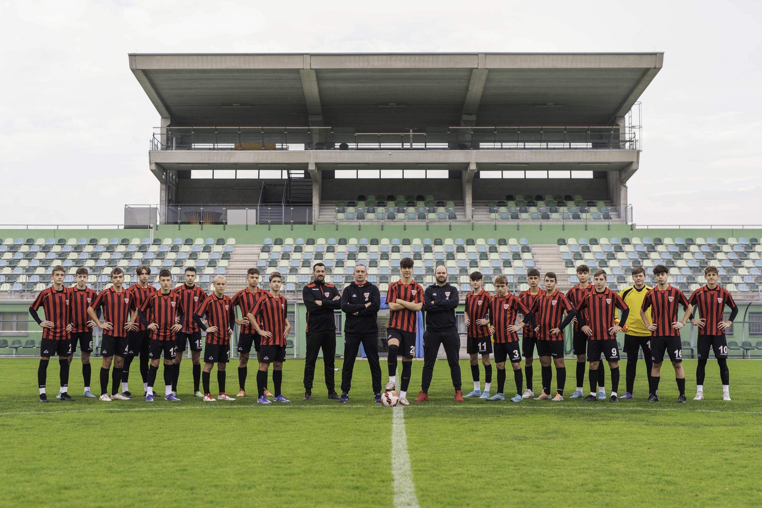 U17
