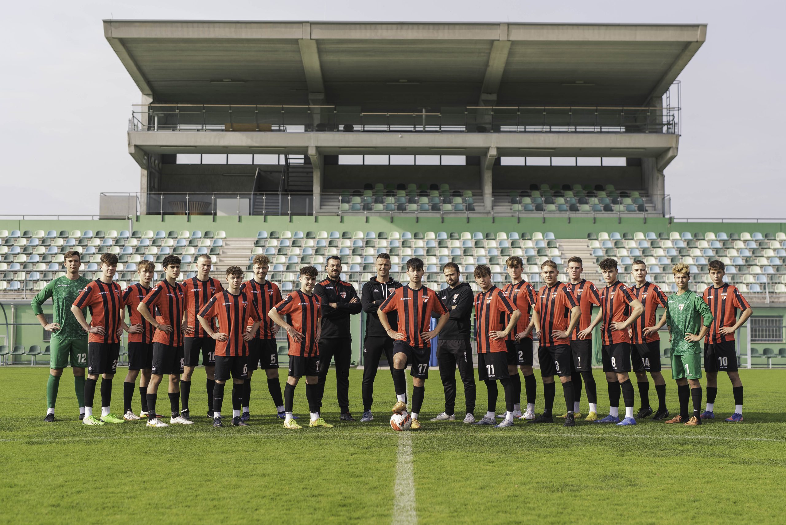 U19